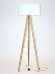 WANDA Eschenholz Stehlampe 45x140cm - Weiß Lampenschirm / Gelb