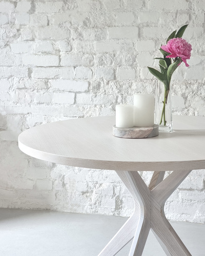 JUBI BOLD Round Dining Table 100cm Black Ashwood